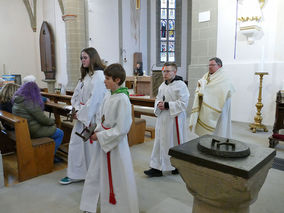 Karfreitagsliturgie und Karfreitagsprozession in Naumburg (© Karl-Franz Thiede)
